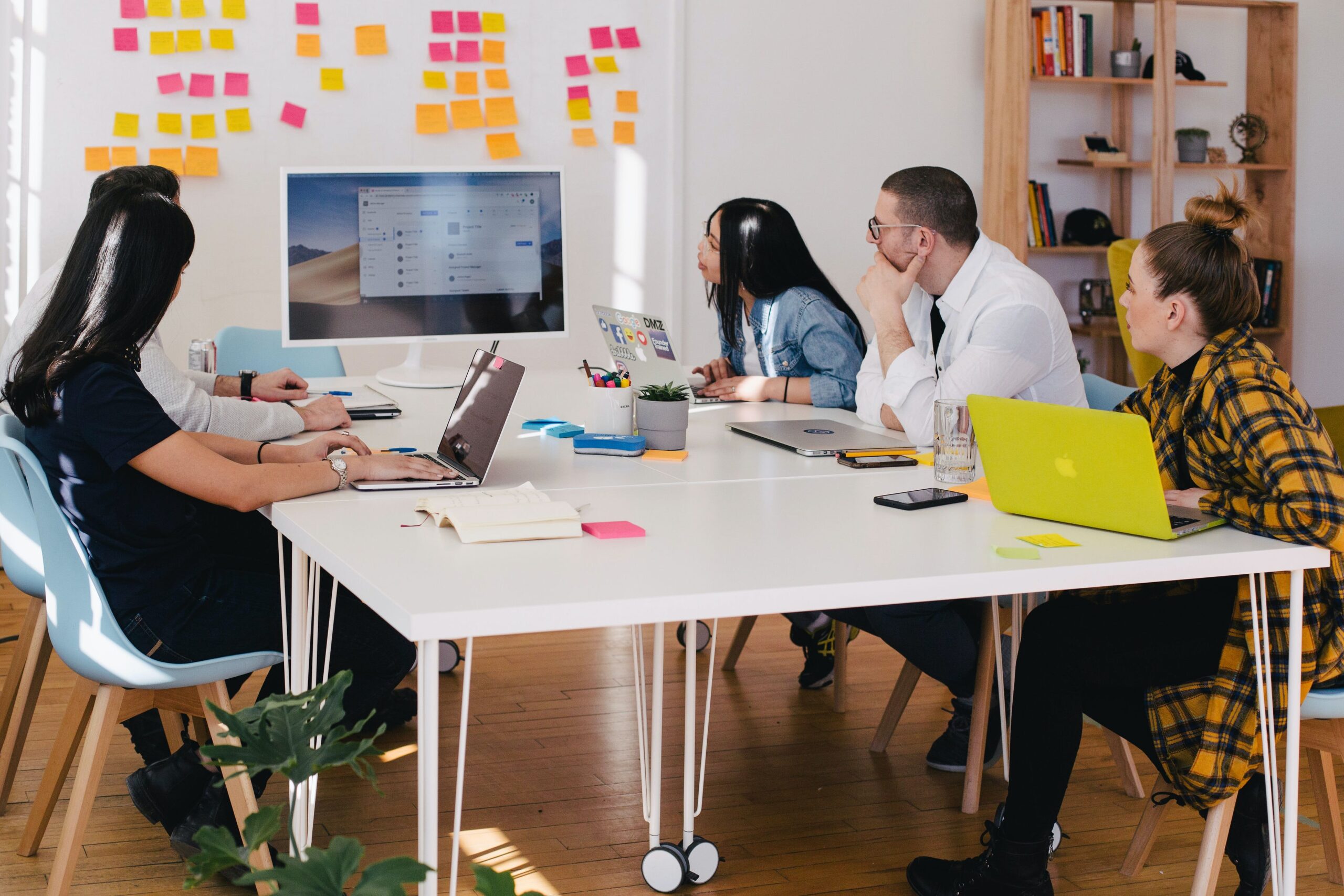 Discussion In a Meeting Room